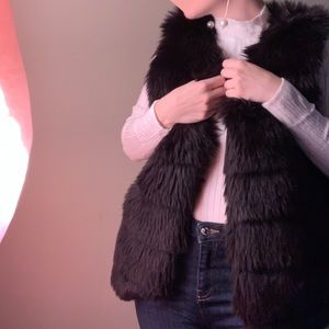 Black fur vest! Very soft! No shedding!!